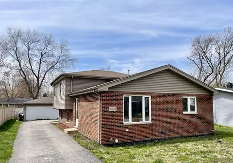15334 Birch Rd, Markham, IL 60428