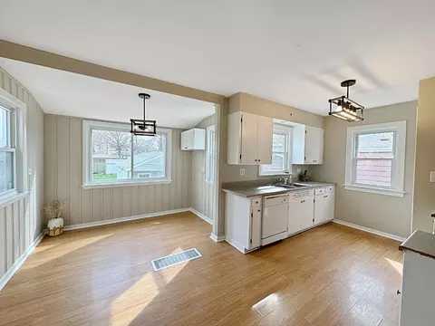 3449 Schultz Dr, Lansing, IL 60438 photo 2