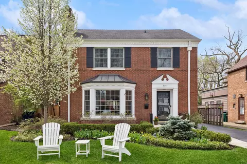 2117 Chestnut Ave, Wilmette, IL 60091