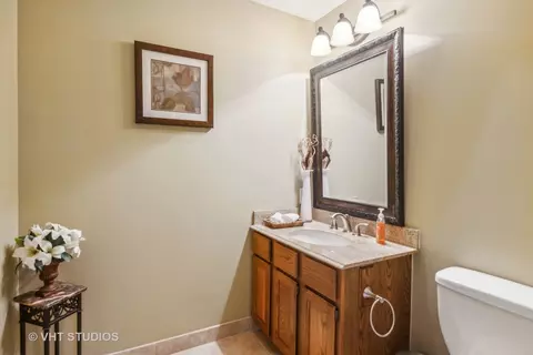 Bath - 18733 Torrence Ave, Lansing, IL 60438 photo 1 of 4