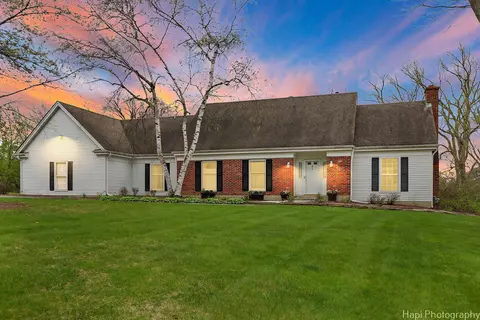 5 Buckthorn Rd, South Barrington, IL 60010
