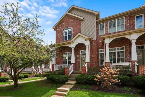 1150 Longwood Dr, Lisle, IL 60532