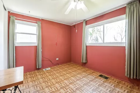 Bedroom - 4000 Owl Dr, Rolling Meadows, IL 60008 photo 1 of 2