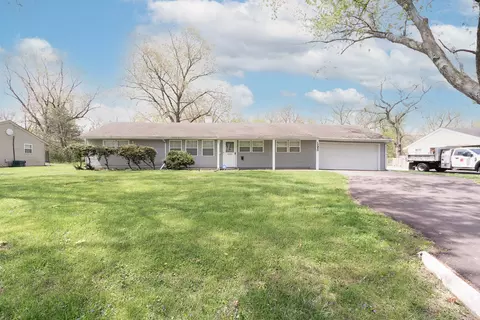 17950 Thomas Ln, Country Club Hills, IL 60478