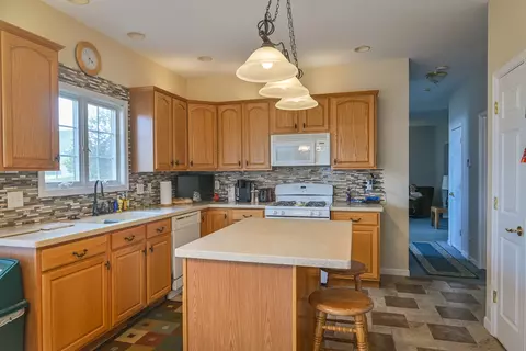 2904 Spangle Rd, Bloomington, IL 61705 photo 13