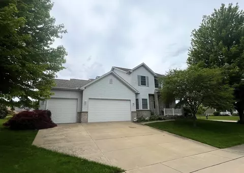2904 Spangle Rd, Bloomington, IL 61705