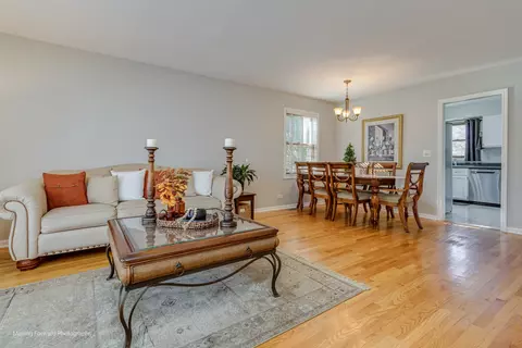 Living - 1291 Meyer Ct, Naperville, IL 60564 photo 2 of 4