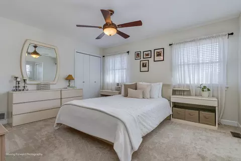 Bedroom - 1291 Meyer Ct, Naperville, IL 60564 photo 1 of 9