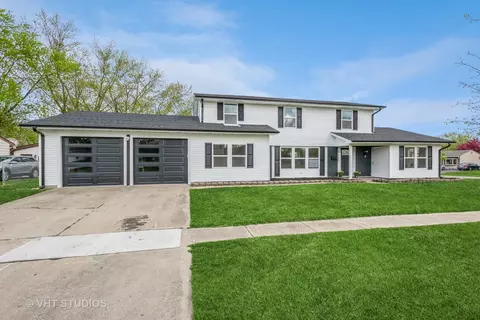 8127 N Brockton Ct, Hanover Park, IL 60133