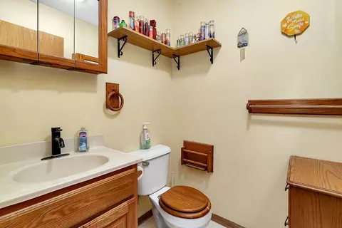 Bath - 804 1st Ave, Mendota, IL 61342 photo 1 of 2