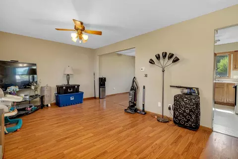 Living - 804 1st Ave, Mendota, IL 61342 photo 1 of 2