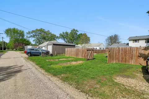 Exterior - 804 1st Ave, Mendota, IL 61342 photo 11 of 11