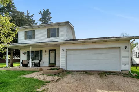 Exterior - 804 1st Ave, Mendota, IL 61342 photo 2 of 11