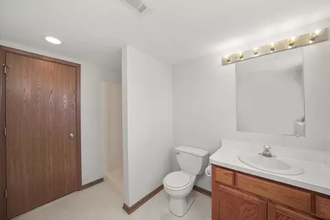 Bath - 6601 Langsford Ln, Plainfield, IL 60586 photo 2 of 2