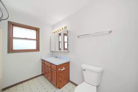 Bath - 6601 Langsford Ln, Plainfield, IL 60586 photo 1 of 2