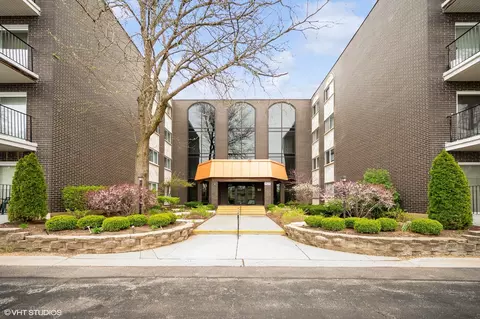 9529 Bronx Ave #417, Skokie, IL 60076