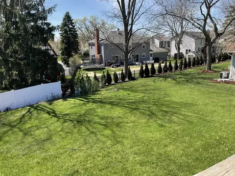 1315 W New Britton Dr, Hoffman Estates, IL 60192 photo 17