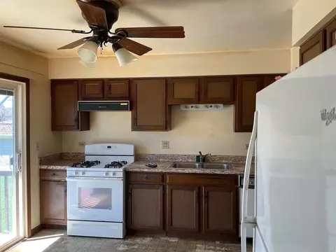 1315 W New Britton Dr, Hoffman Estates, IL 60192 photo 16