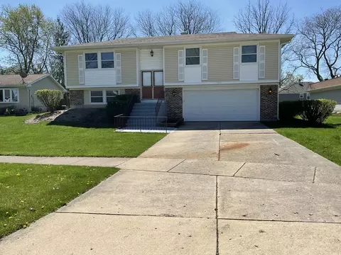 1315 W New Britton Dr, Hoffman Estates, IL 60192 photo 3