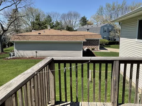 1315 W New Britton Dr, Hoffman Estates, IL 60192 photo 18