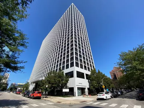 4343 N Clarendon Ave #704, Chicago, IL 60613
