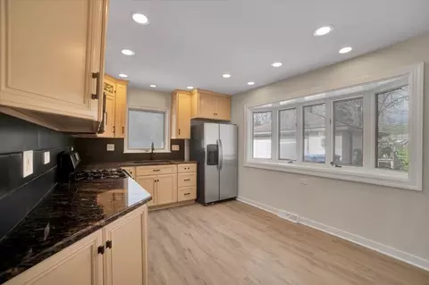 Kitchen - 234 Pinehurst Dr, Des Plaines, IL 60016 photo 3 of 3