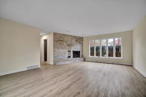 Living - 234 Pinehurst Dr, Des Plaines, IL 60016 photo 2 of 2