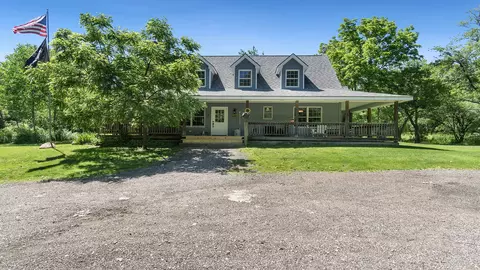 2911 Thompson Rd, Wonder Lake, IL 60097