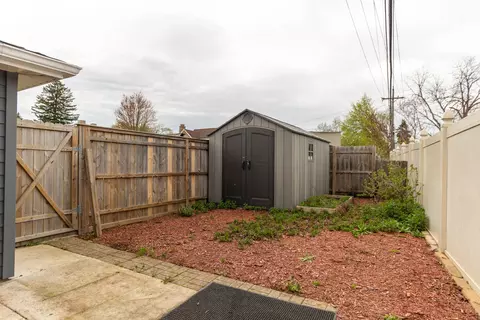 1087 S 6th Ave, Des Plaines, IL 60016 photo 17