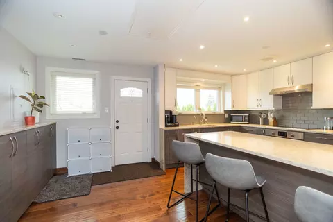 1087 S 6th Ave, Des Plaines, IL 60016 photo 9