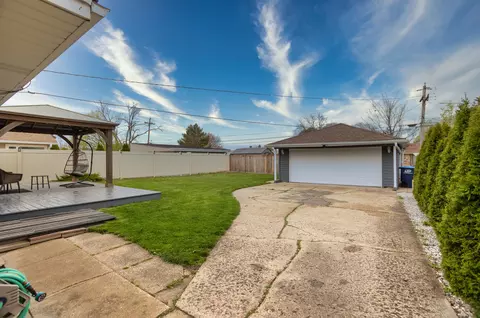 1087 S 6th Ave, Des Plaines, IL 60016 photo 2