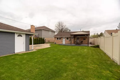 1087 S 6th Ave, Des Plaines, IL 60016 photo 15