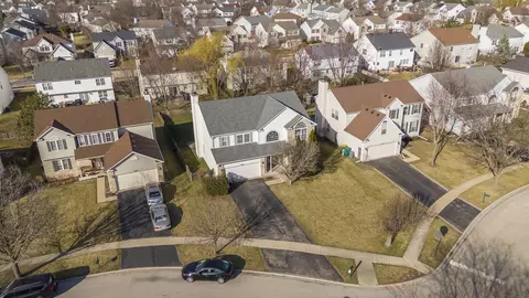 Exterior - 5301 Brier Glen Dr, Plainfield, IL 60586 photo 6 of 7