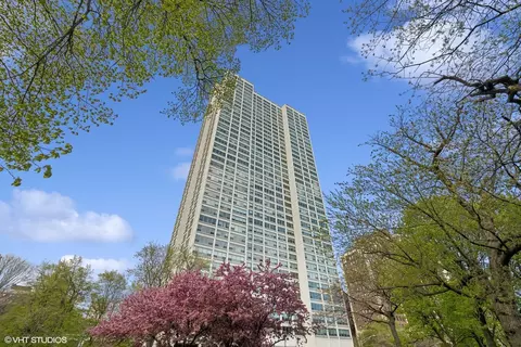 1700 E 56th St #1906, Chicago, IL 60637