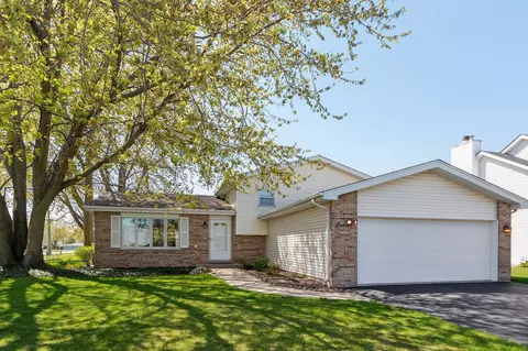 2995 Kingsway Ave, New Lenox, IL 60451