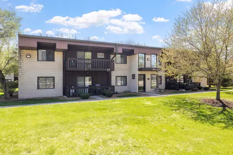 1109 E Division St #2A, Lockport, IL 60441