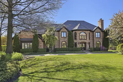 4 Piermont Dr, North Barrington, IL 60010