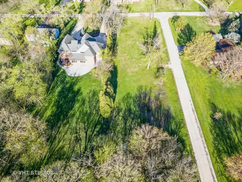 7703 Hamilton Ave, Burr Ridge, IL 60527 photo 5