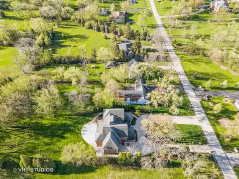 7703 Hamilton Ave, Burr Ridge, IL 60527 photo 4