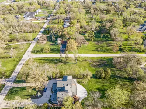 7703 Hamilton Ave, Burr Ridge, IL 60527 photo 9