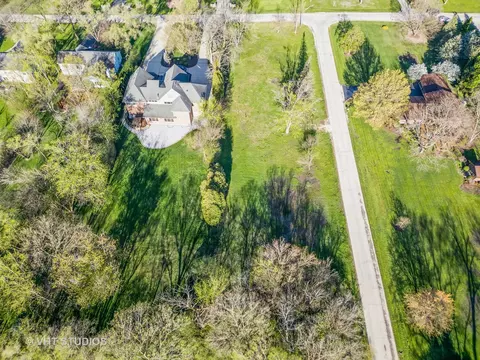 7703 Hamilton Ave, Burr Ridge, IL 60527 photo 6