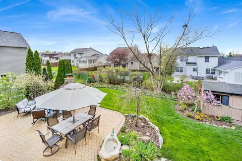 Exterior - 1095 John Dr, Hoffman Estates, IL 60169 photo 7 of 18