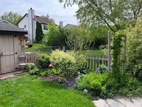 Exterior - 1095 John Dr, Hoffman Estates, IL 60169 photo 11 of 18