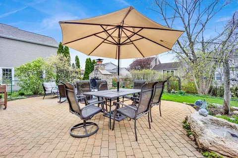 Exterior - 1095 John Dr, Hoffman Estates, IL 60169 photo 14 of 18