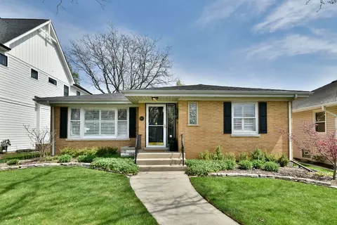 247 N Evergreen Ave, Elmhurst, IL 60126