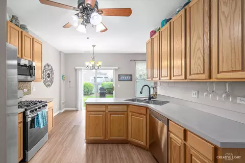 Kitchen - 3919 Blackstone Dr, Aurora, IL 60504 photo 2 of 2