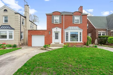 9301 S Claremont Ave, Chicago, IL 60643