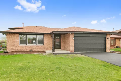 17643 Oakwood Ave, Country Club Hills, IL 60478