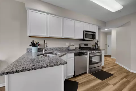 2487 Dickens Dr, Aurora, IL 60503 photo 5