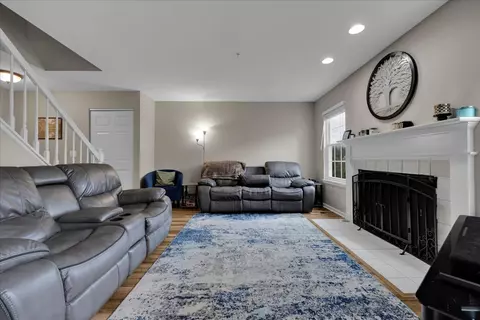 2487 Dickens Dr, Aurora, IL 60503 photo 4